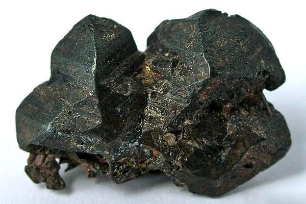 Convenient processing of low-grade copper oxide ores