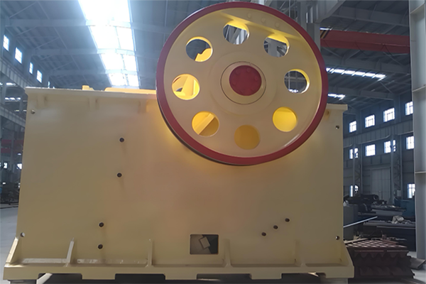 Granite jaw crusher