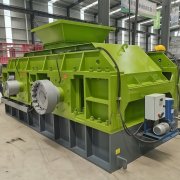 Coal gangue double-roll crusher for soil blending